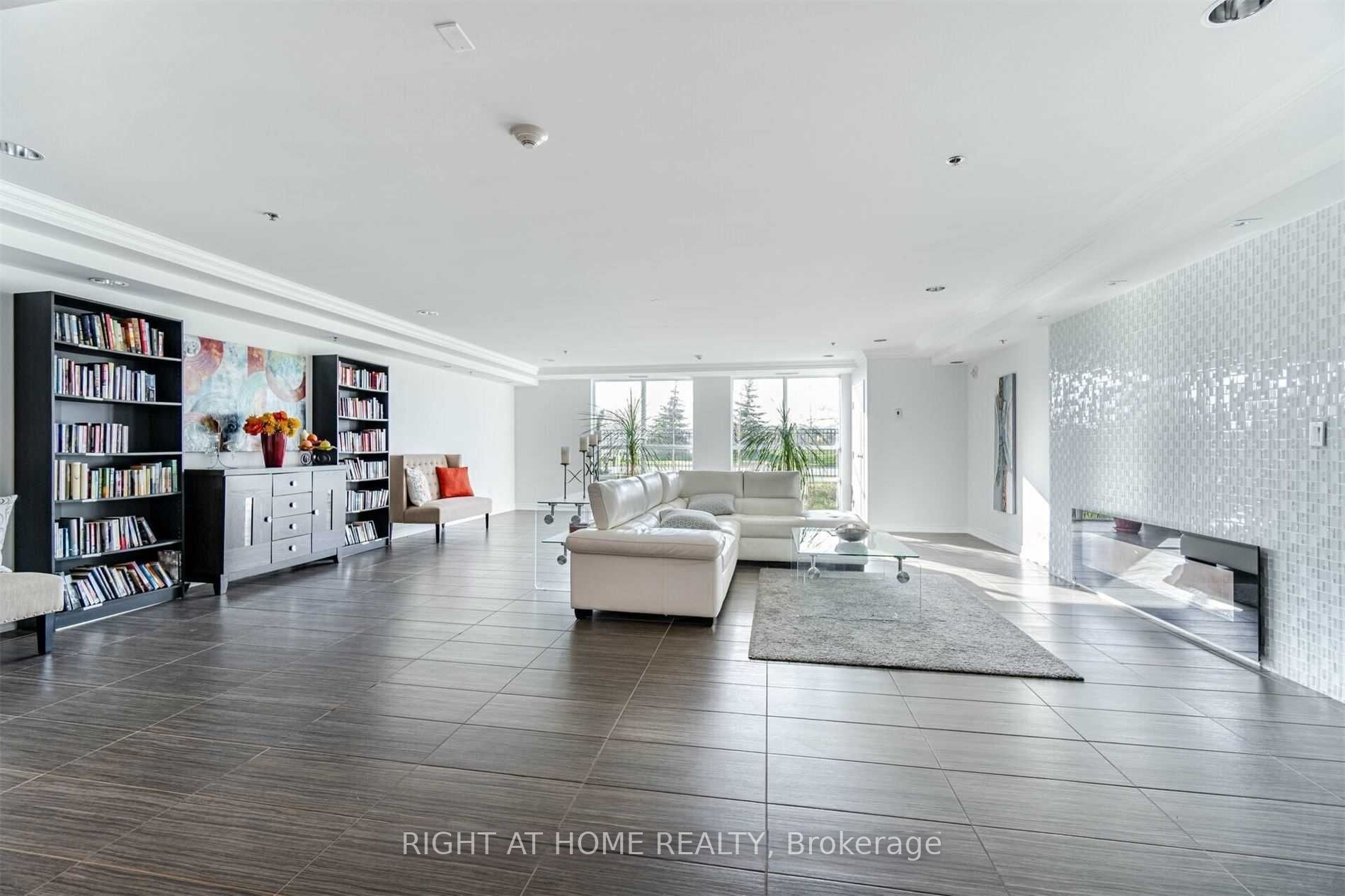 1421 Costigan Road, #512