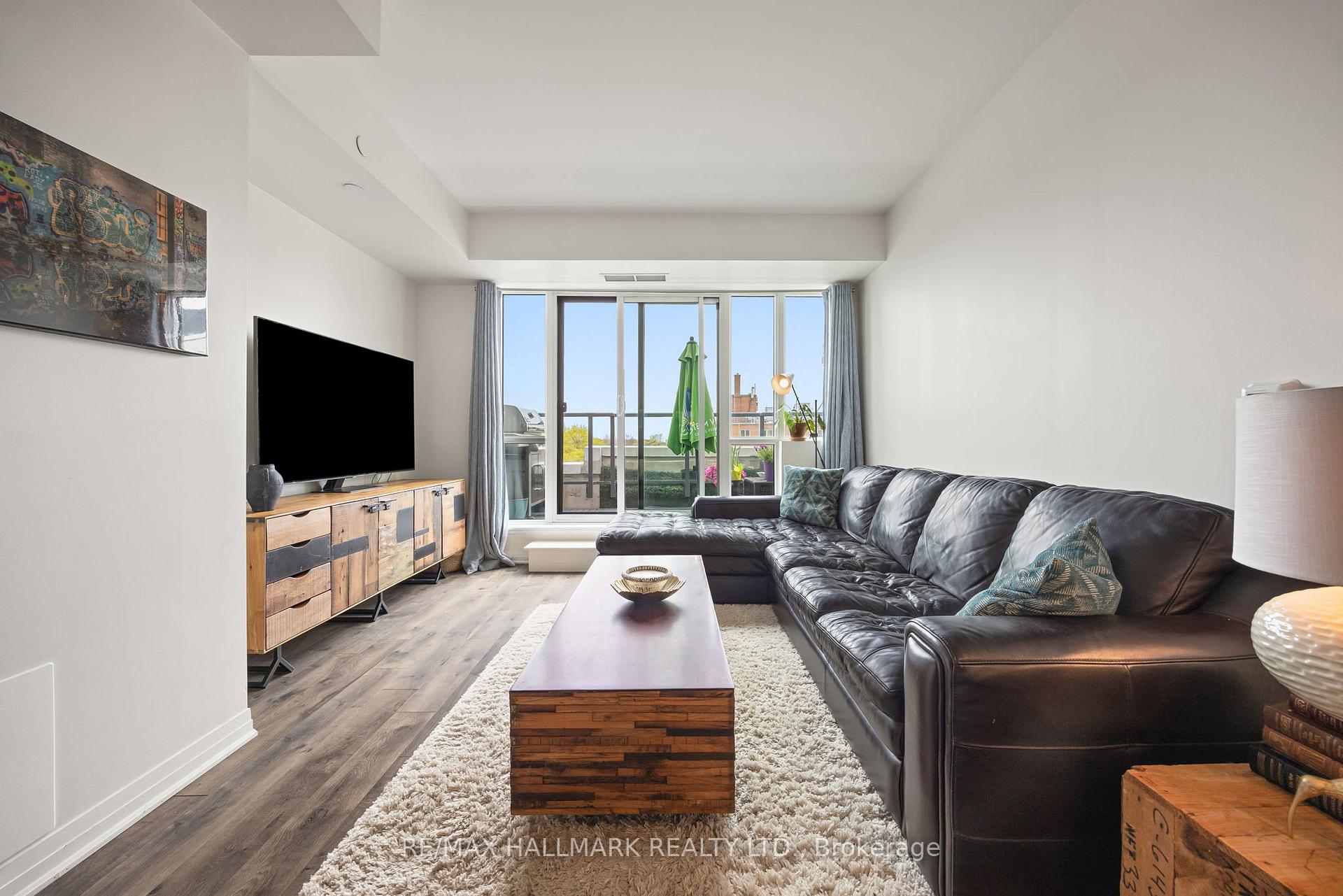 3 Bedrooms Condo at 1630 Queen, Toronto For sale