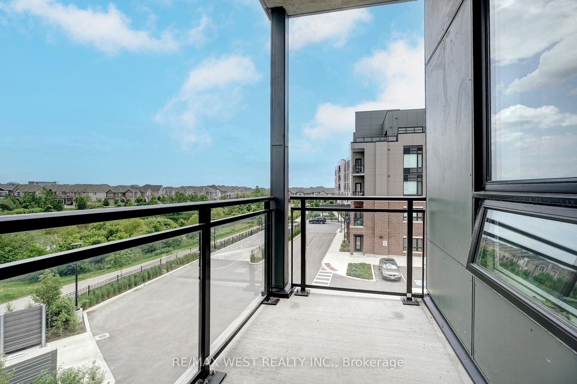 2 Bedrooms Condo at 3285 Carding Mill, Oakville For sale