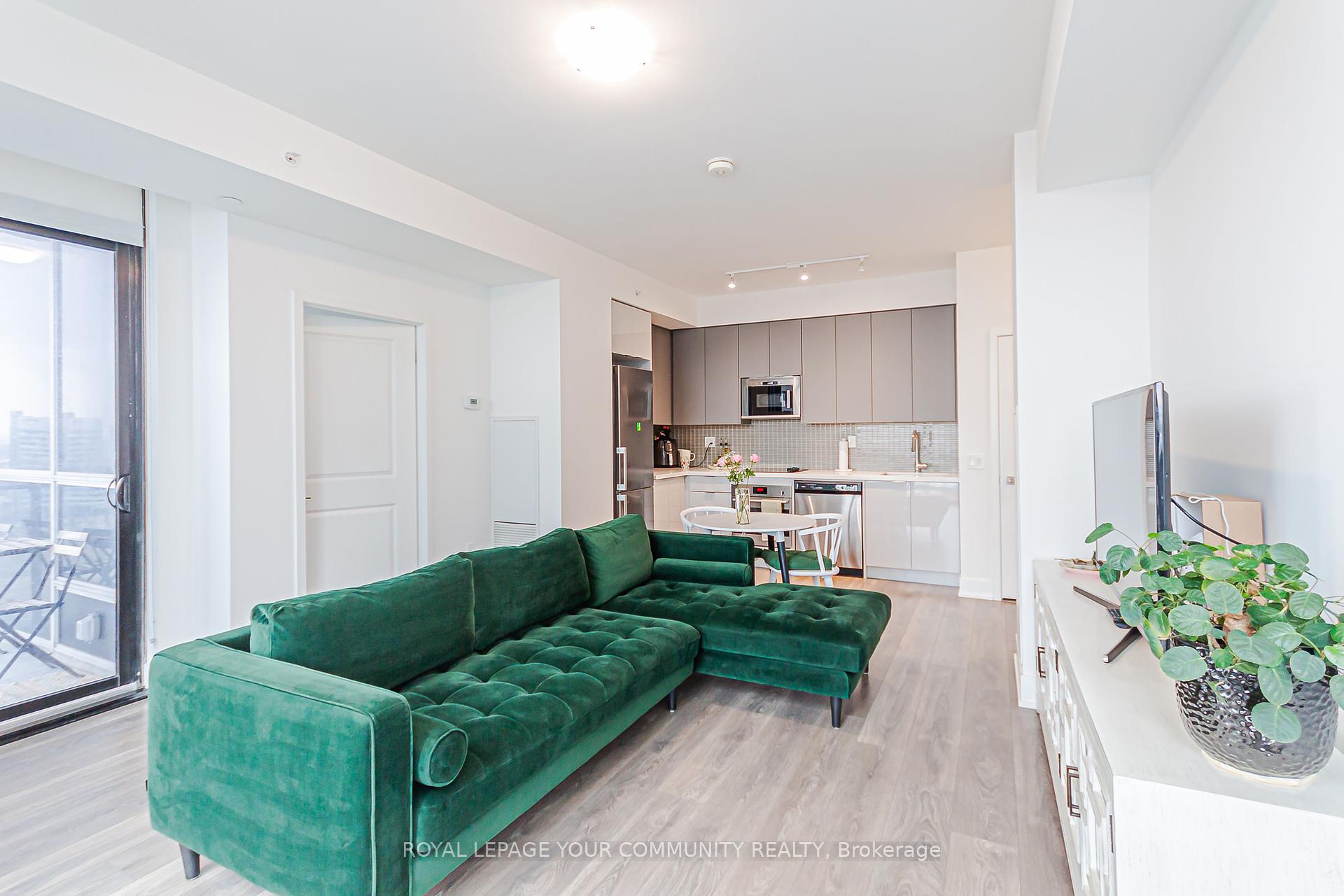 2 Bedrooms Condo at 2916 Highway 7,  Vaughan For sale