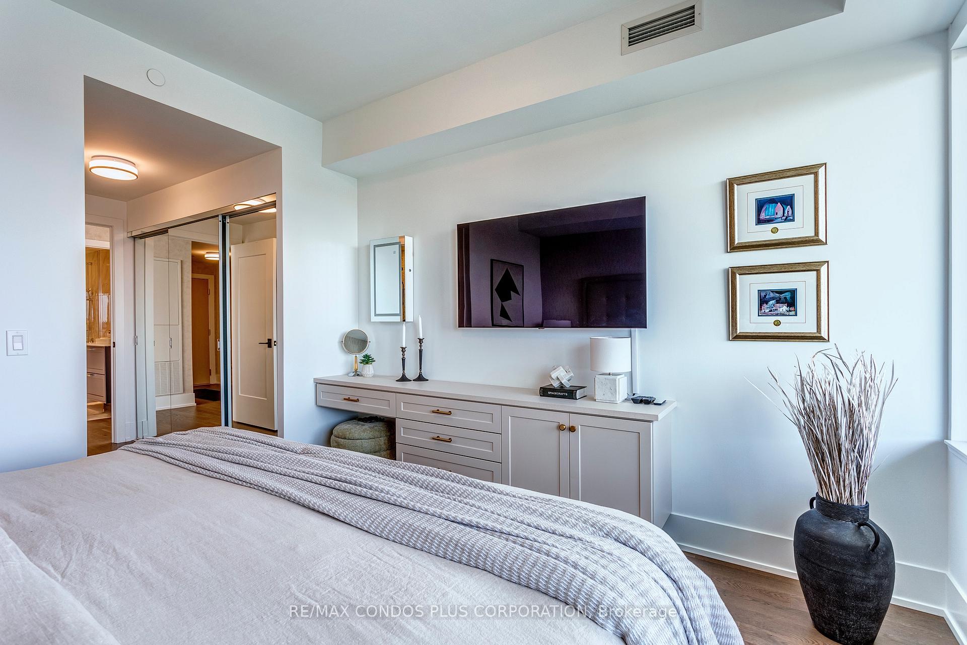 2 Bedrooms Condo at 480 Front, Toronto For sale