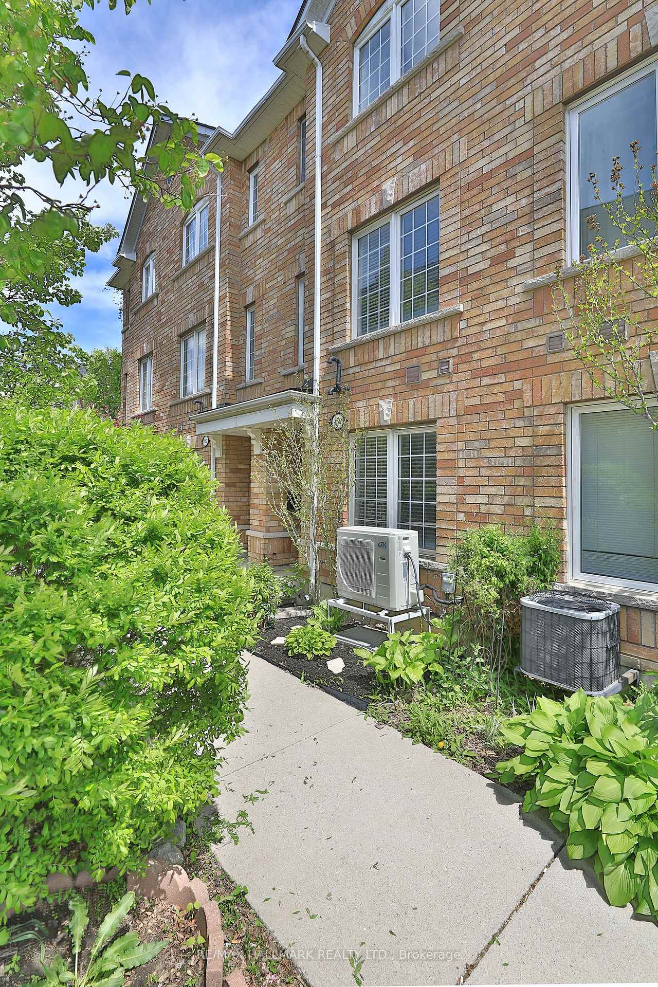 4 Bedrooms Condo at 150 Brickworks, Toronto For sale