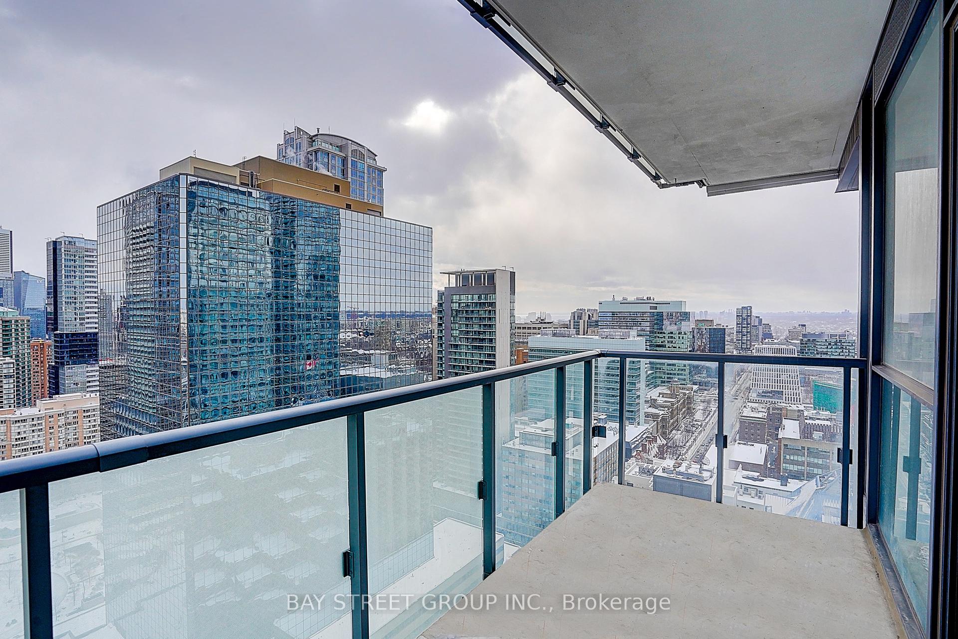 1 Bedroom Condo at 15 Grenville, Toronto For sale