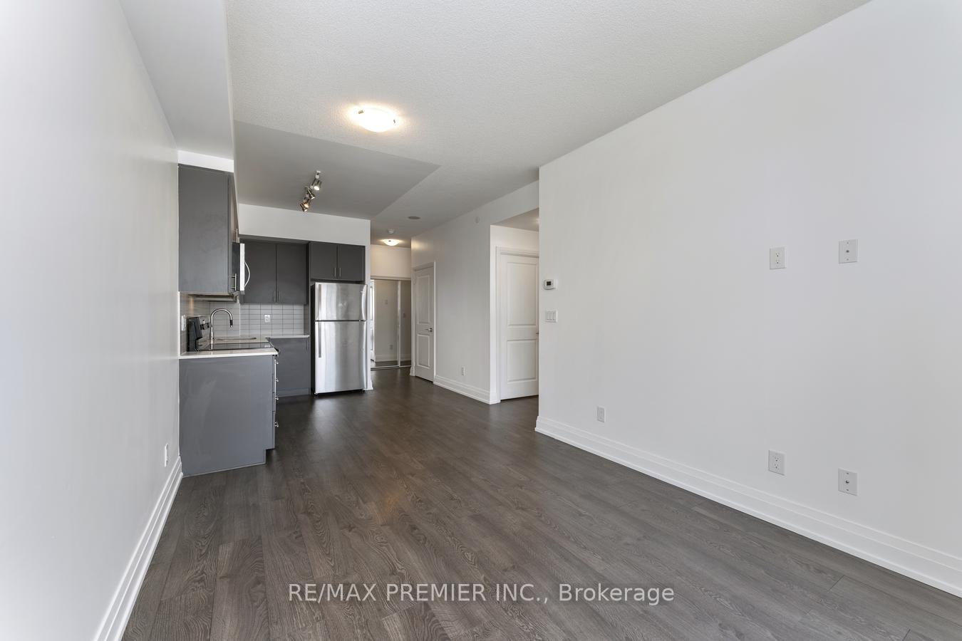 2 Bedrooms Condo at 3600 Highway 7, Vaughan For sale