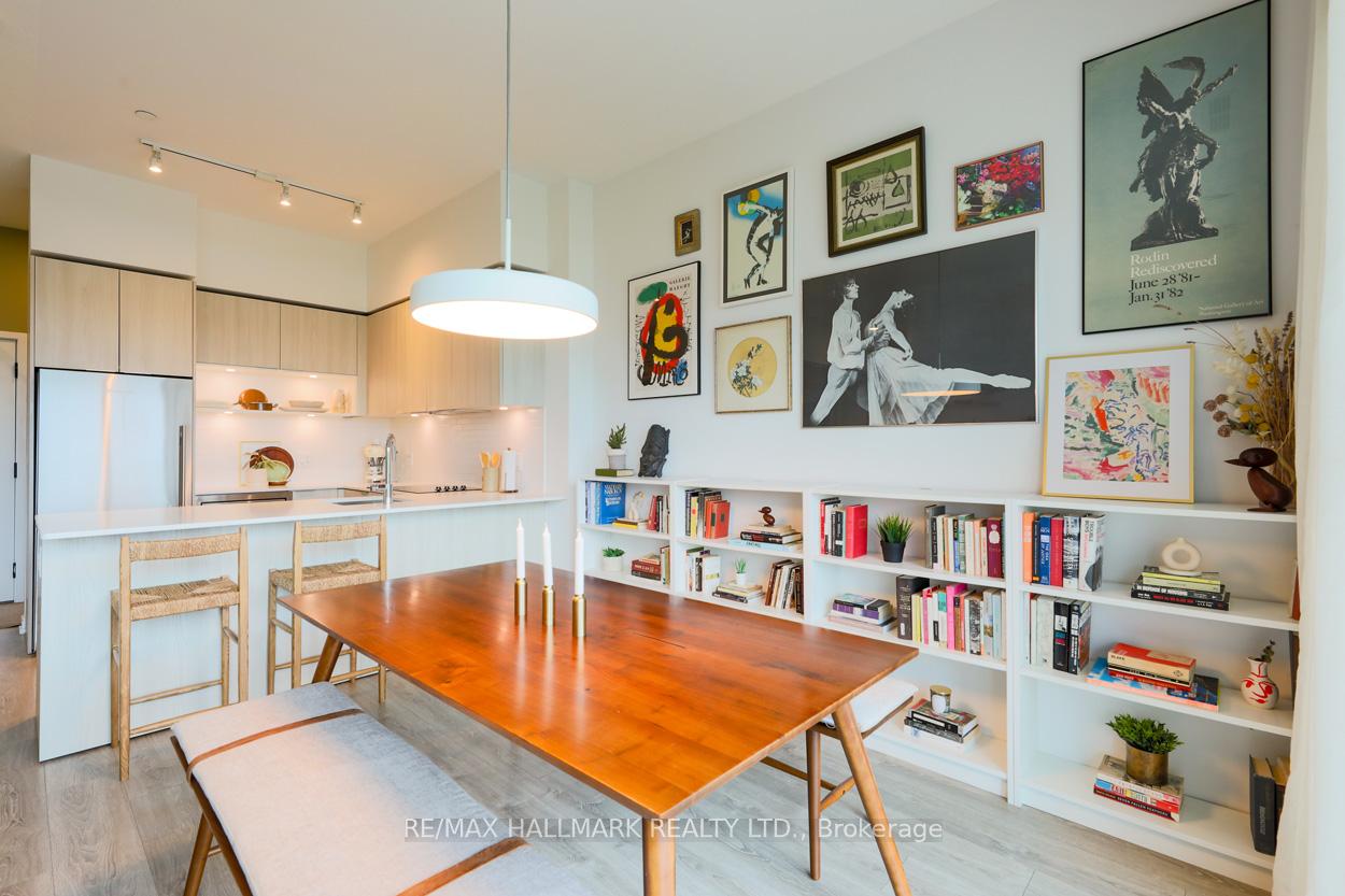 3 Bedrooms Condo at 20 Tubman, Toronto For sale