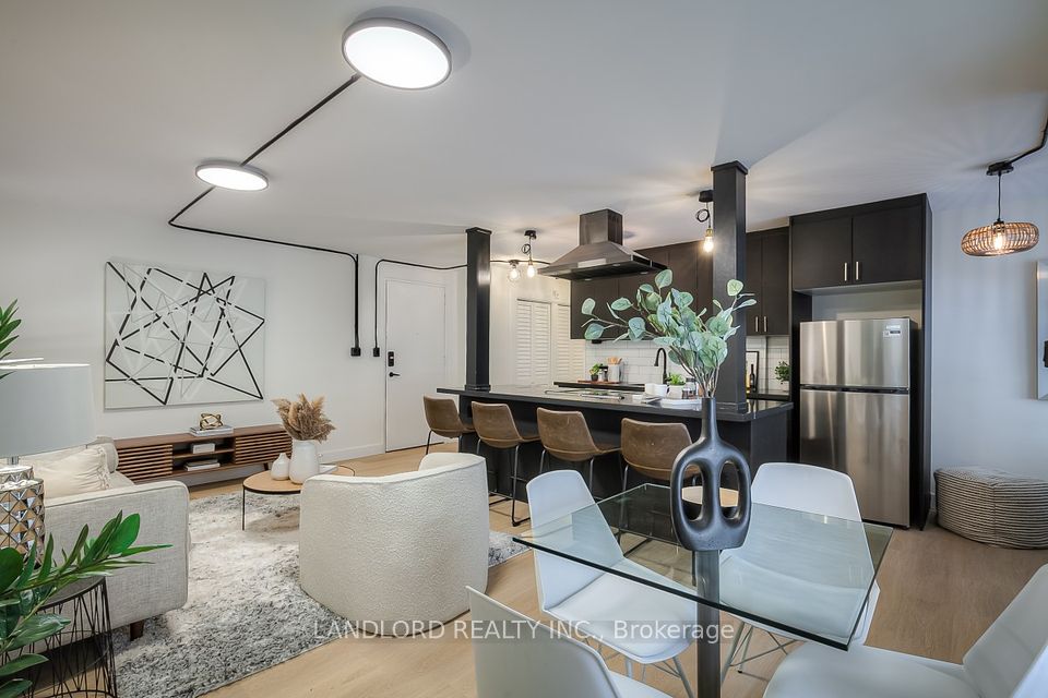 420 Eglinton Avenue