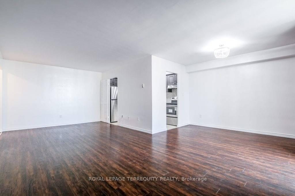 2 Bedrooms Condo at 5 Massey, Toronto For sale
