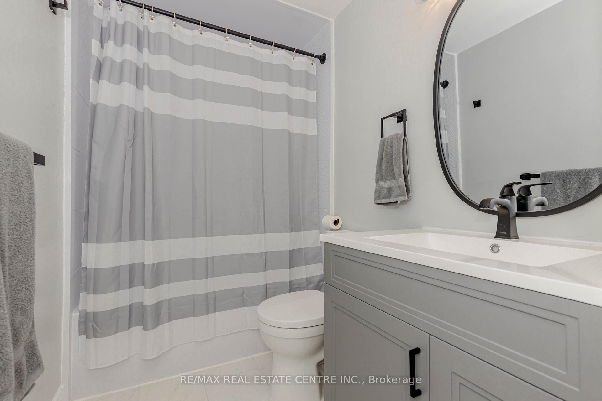 3 Bedrooms Condo at 1526 Lancaster,  Oakville For sale