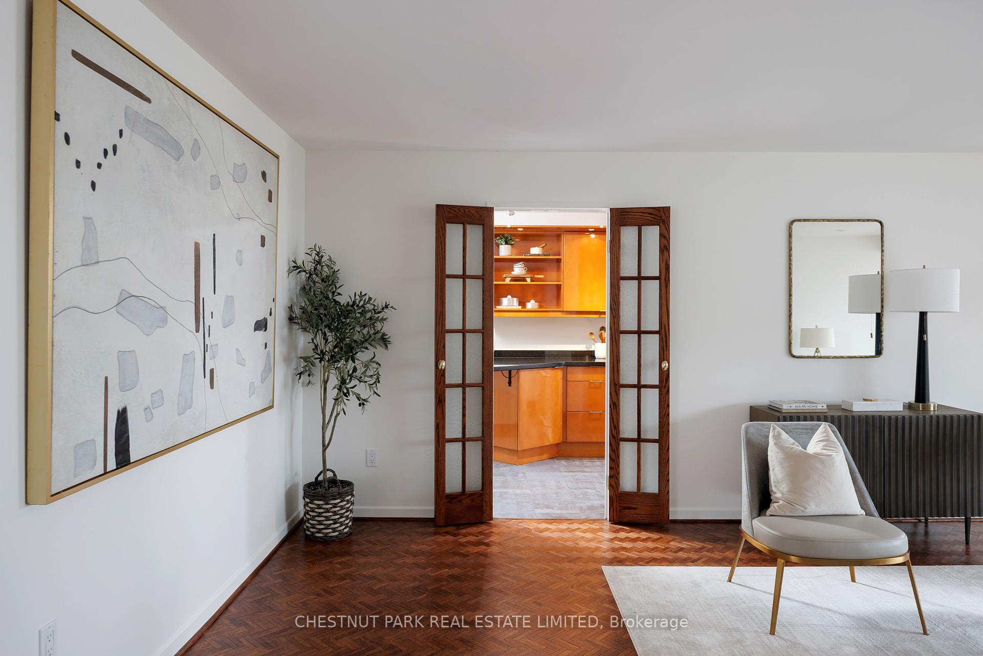 3 Bedrooms Condo at 62 Wellesley, Toronto For sale