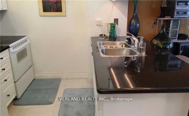 1 Bedroom Condo at 887 Bay, Toronto For sale