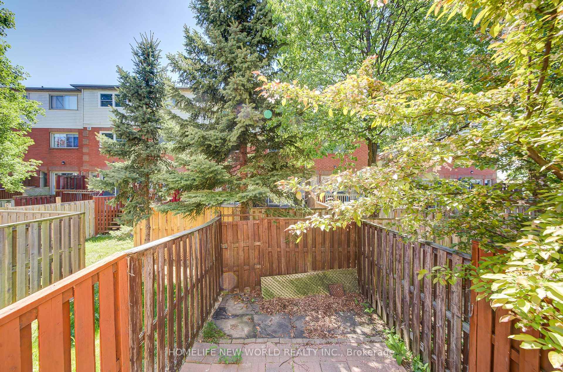 3 Bedrooms Condo at 3895 Doug Leavens, Mississauga For sale