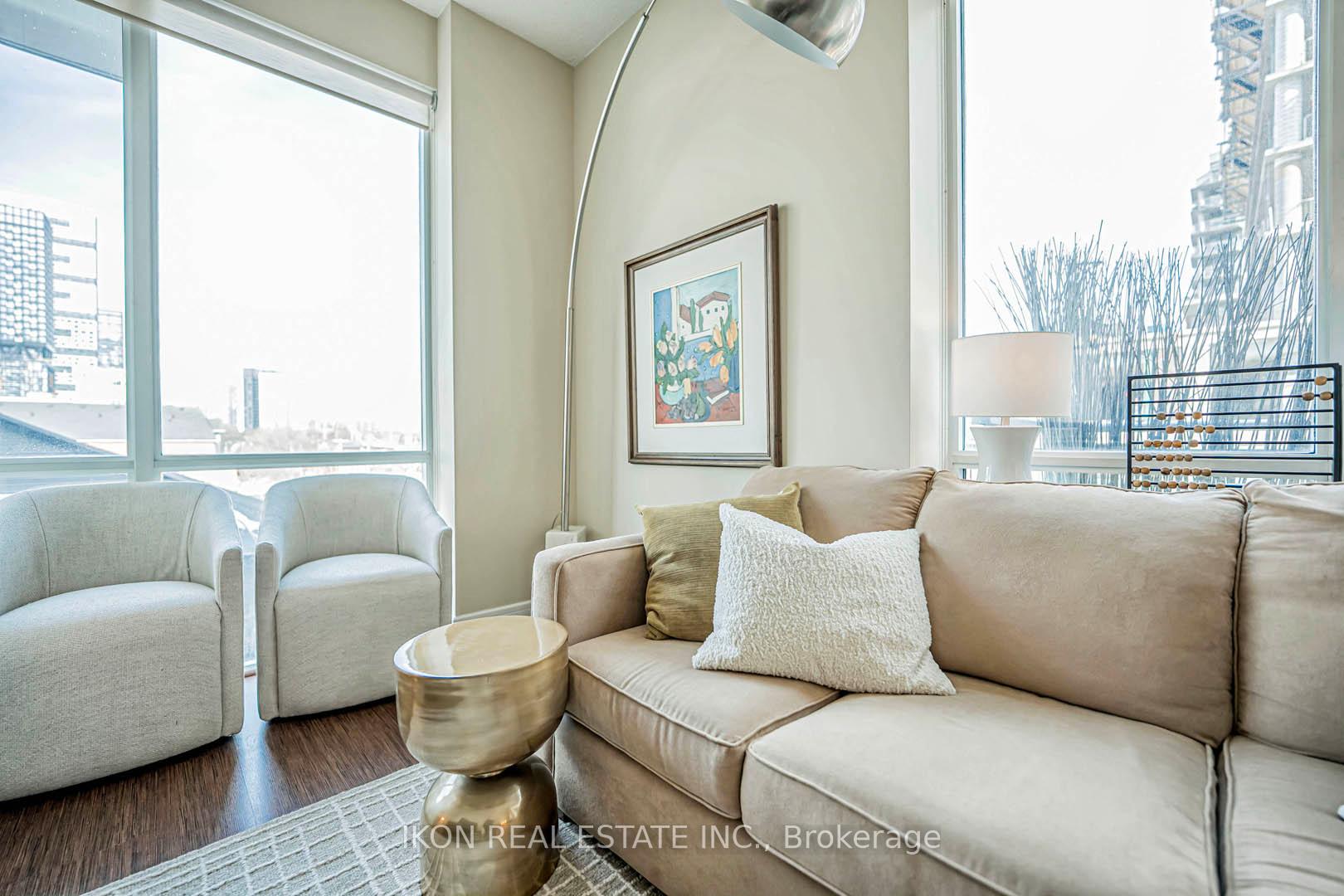3 Bedrooms Condo at 116 George, Toronto For sale