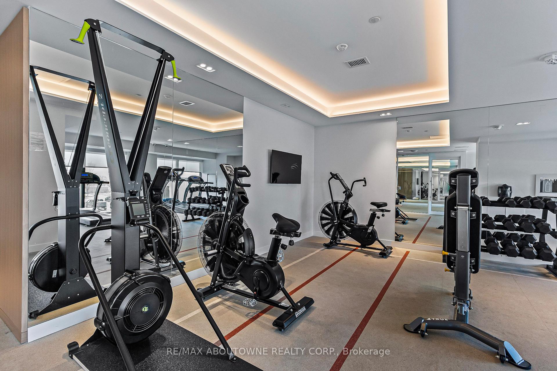 3 Bedrooms Condo at 1195 The Queensway, Toronto For sale
