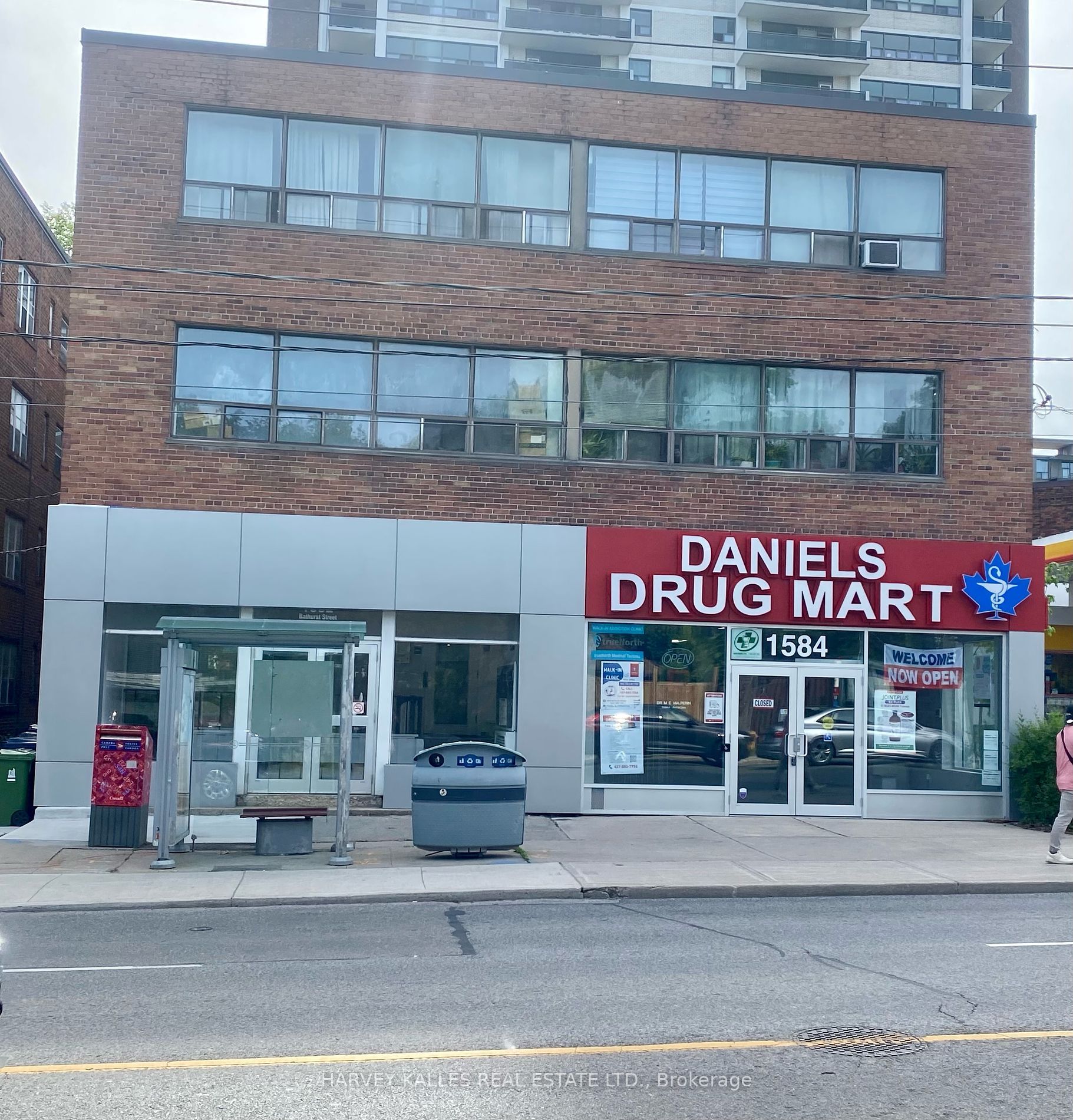 1582 Bathurst Street 107