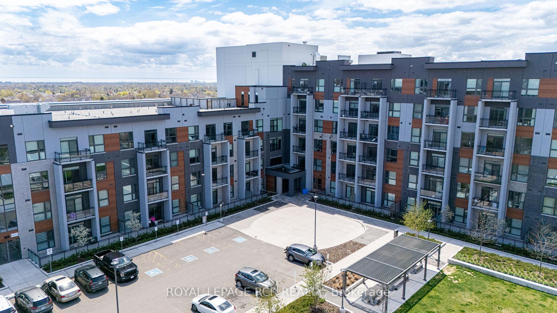 1 Bedroom Condo at 95 Dundas, Oakville For sale