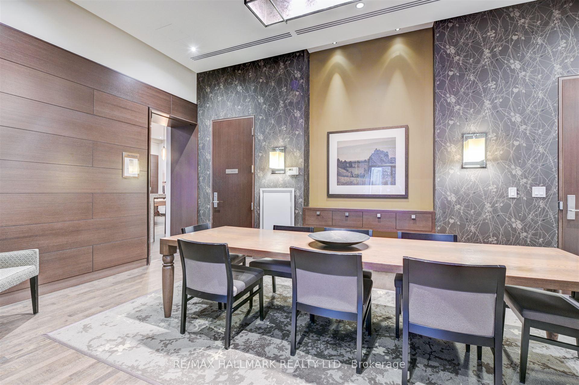 2 Bedrooms Condo at 55 Front, Toronto For sale