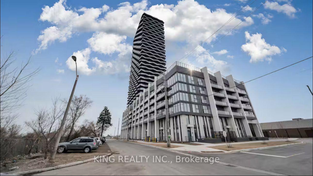 3 Bedrooms Condo at 36 Zorra,  Toronto For sale