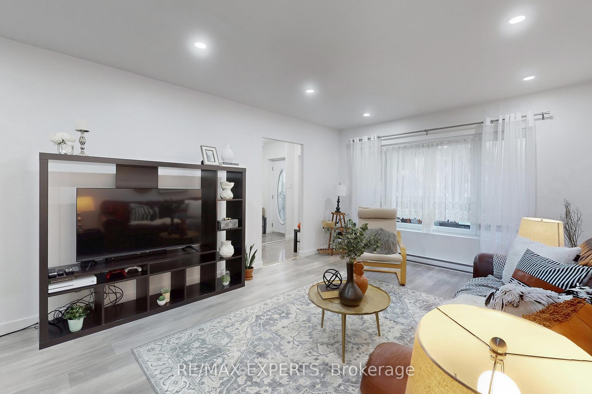 3 Bedrooms Condo at 66 Scarborough Golf Club, Toronto For sale