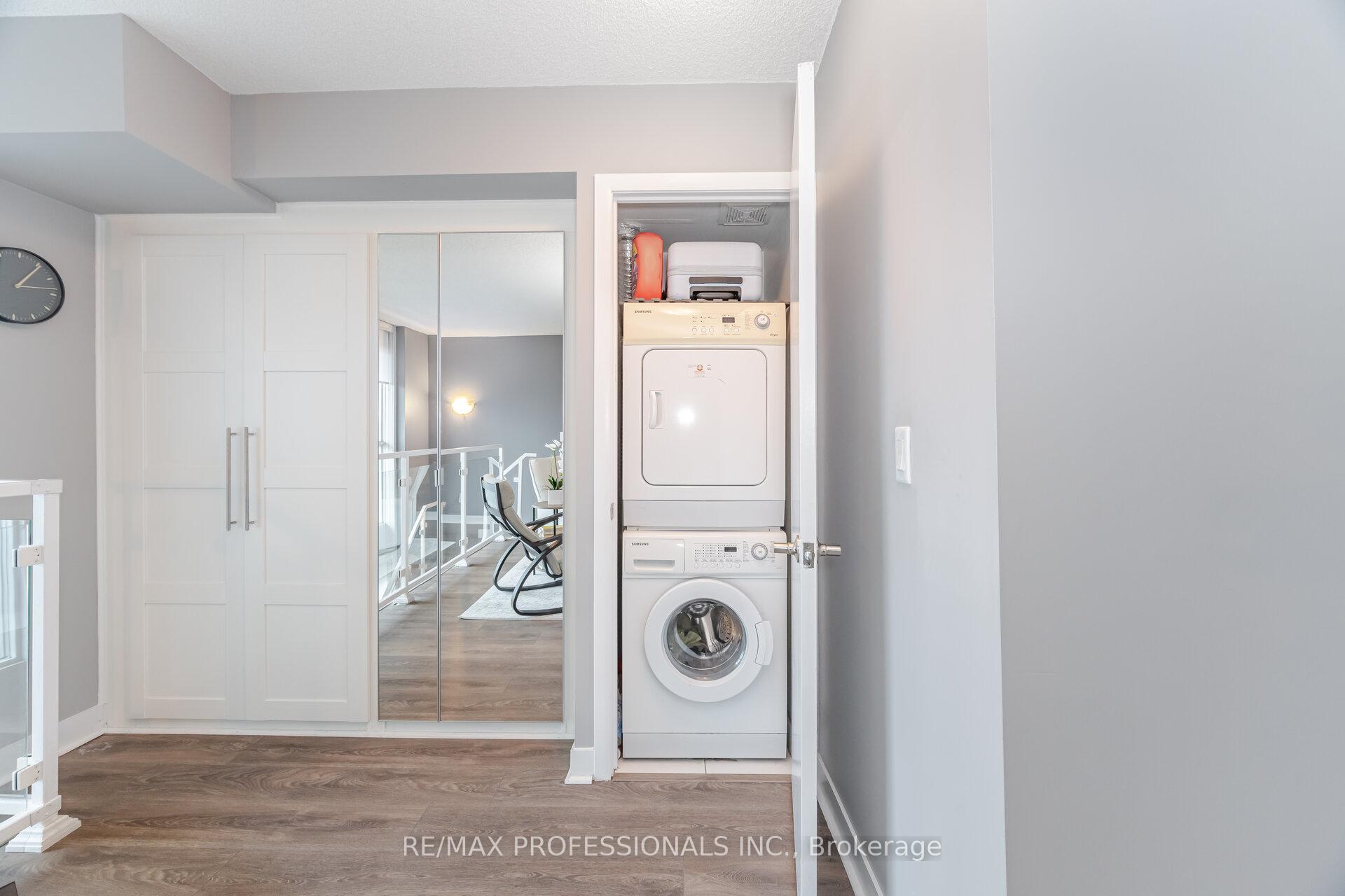 2 Bedrooms Condo at 155 Legion, Toronto For sale
