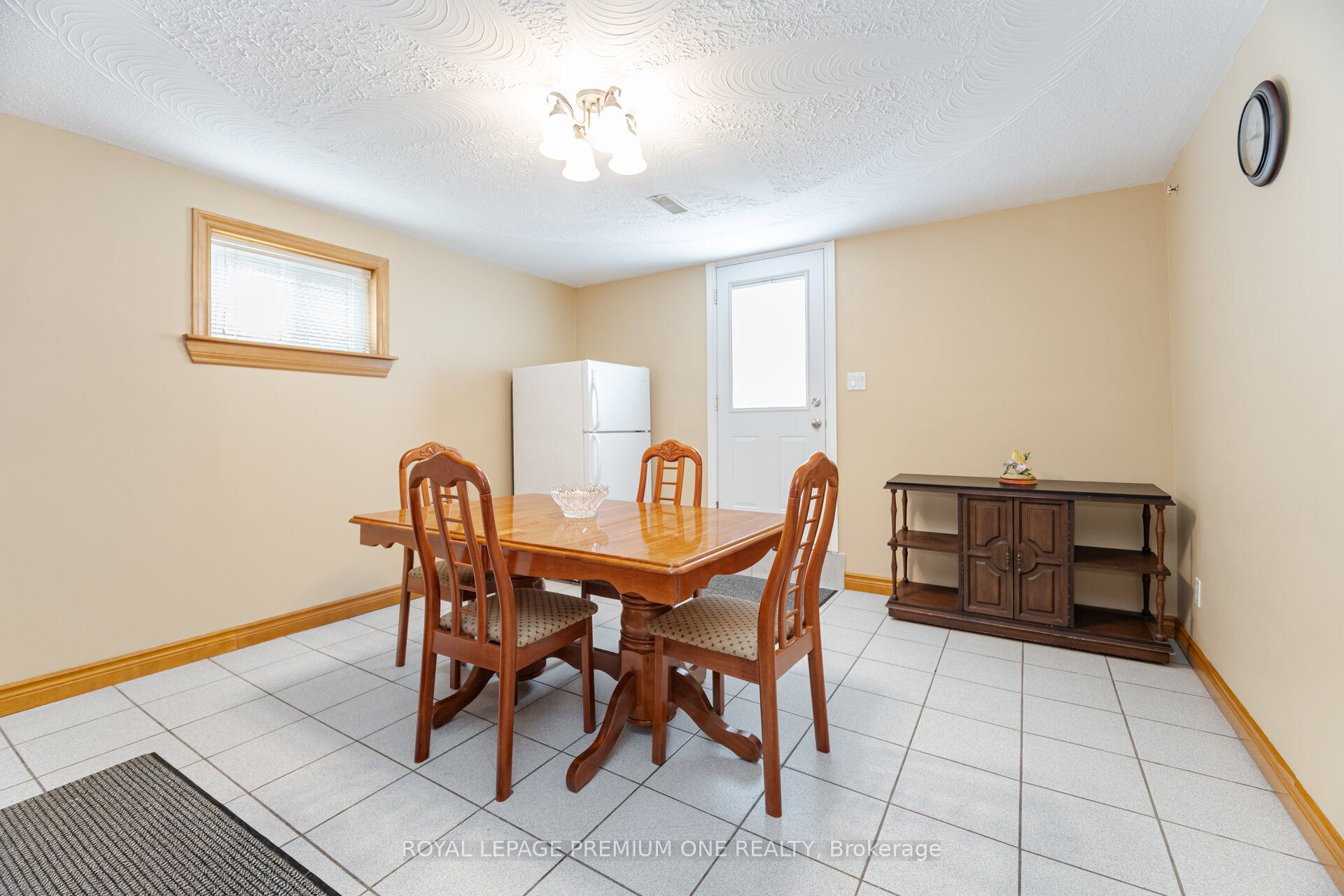 128 Hullmar Drive
