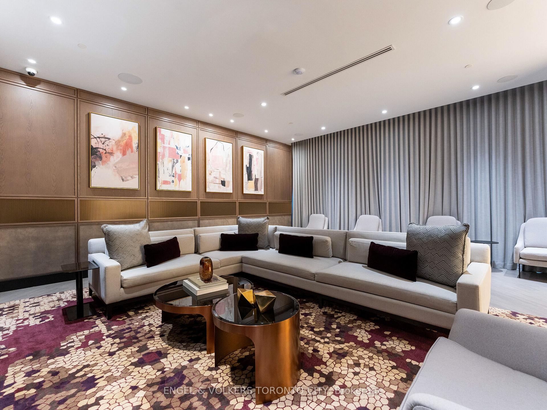 4 Bedrooms Condo at 30 Inn On The Park, Toronto For sale