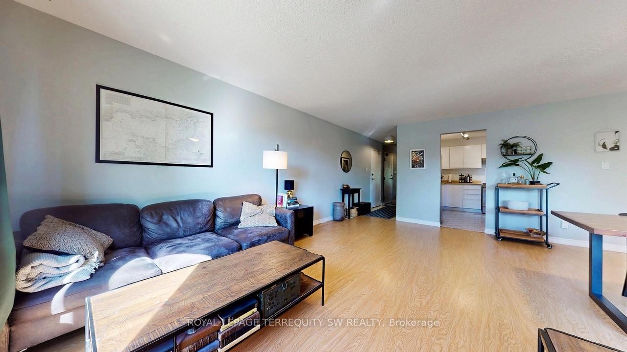 2 Bedrooms Condo at 3835 Lake Shore, Toronto For sale