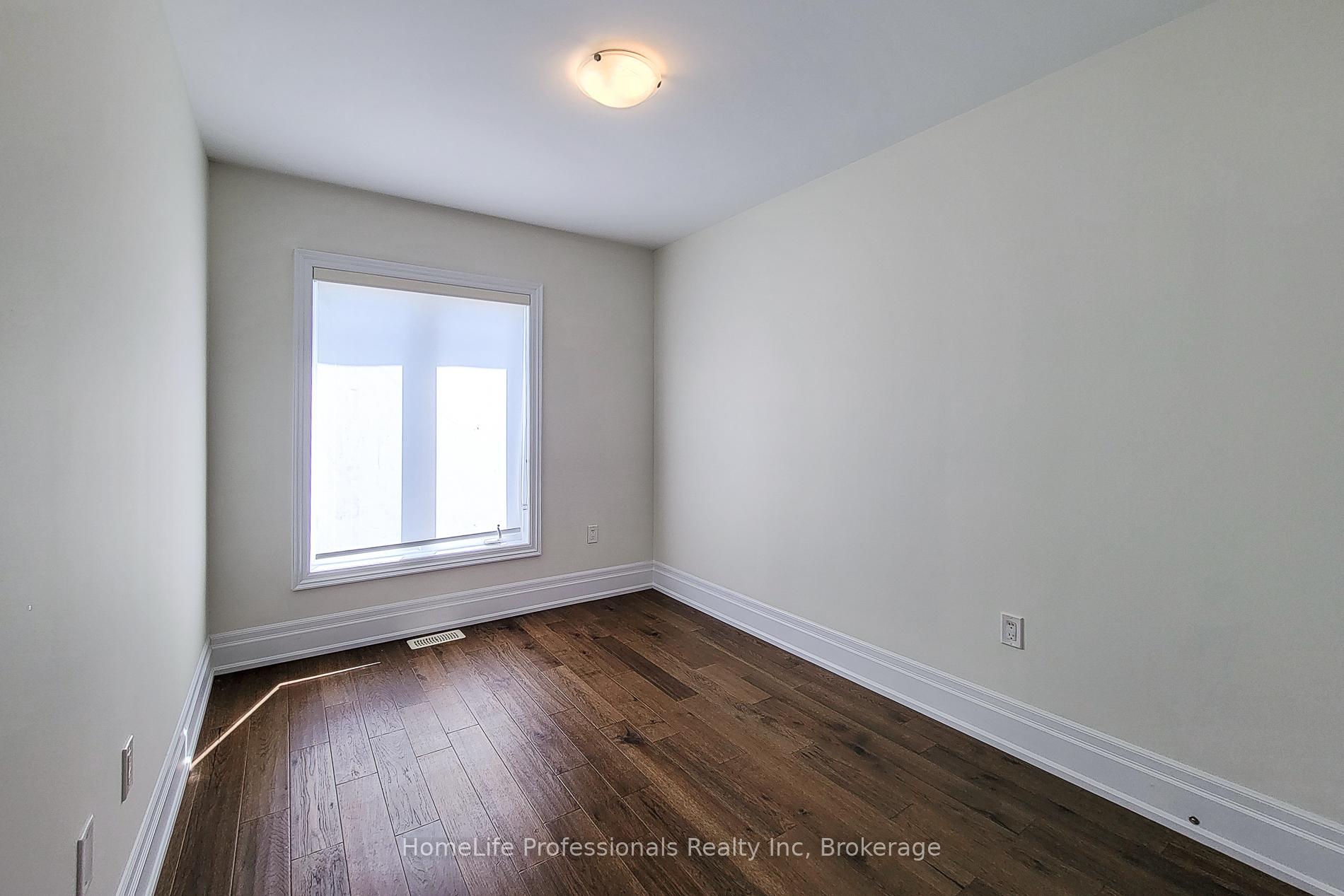 3 Bedrooms Condo at 111 Wilson, Hamilton For sale