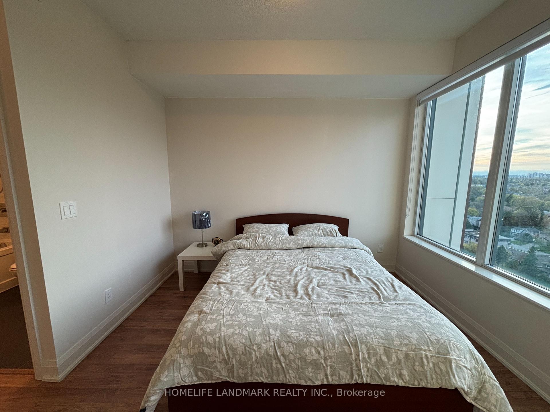 2 Bedrooms Condo at 68 Canterbury,  Toronto For sale