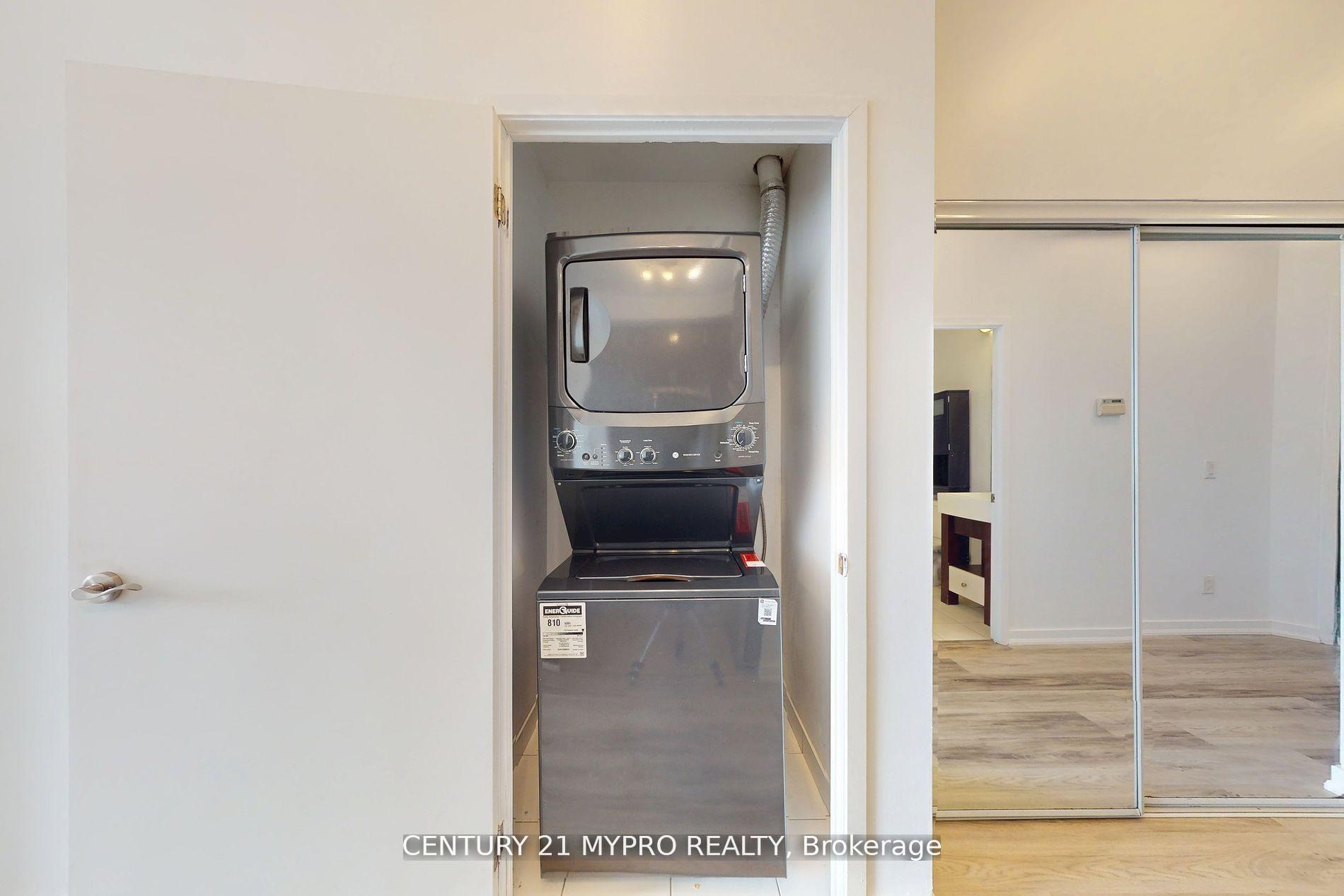 2 Bedrooms Condo at 840 Queen’s Plate,  Toronto For sale