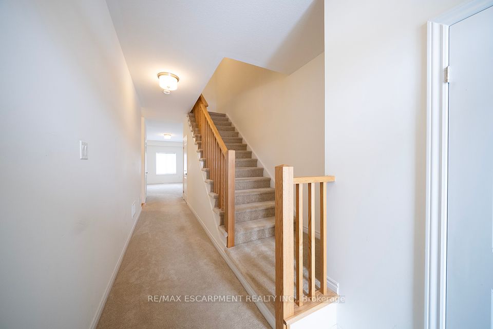 8 Copeman Avenue, Brantford, ON N3V 0B3