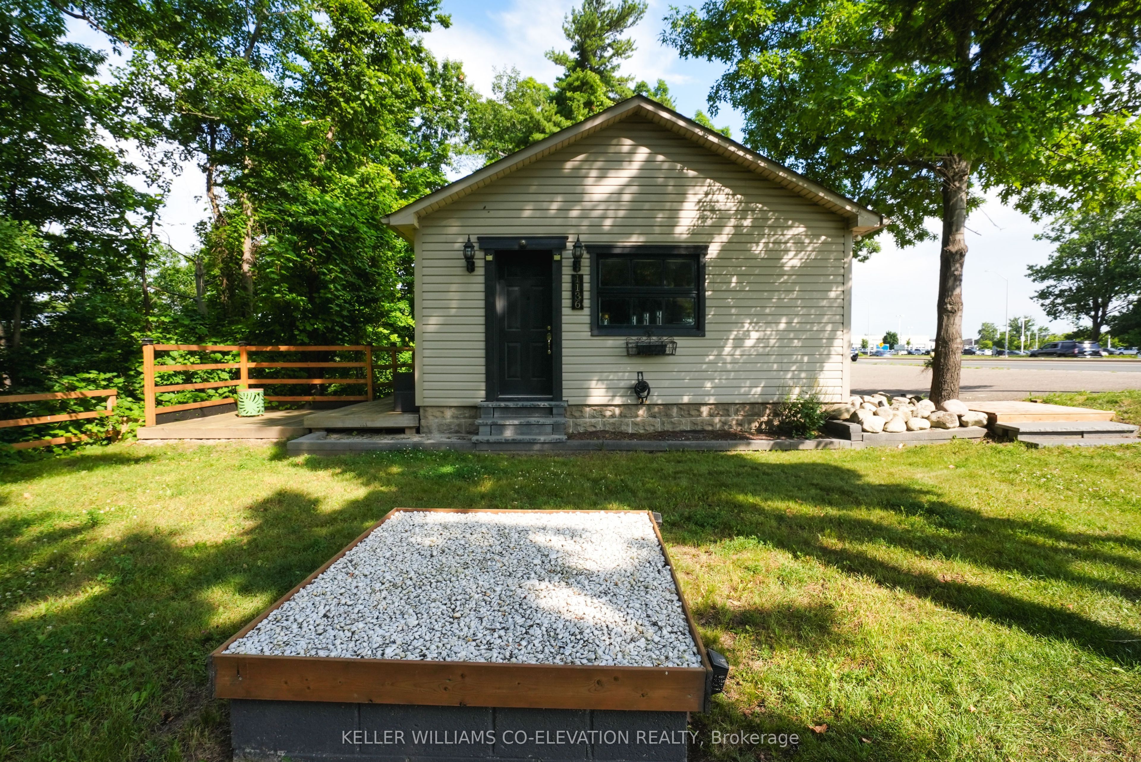 1136 Bronte Road