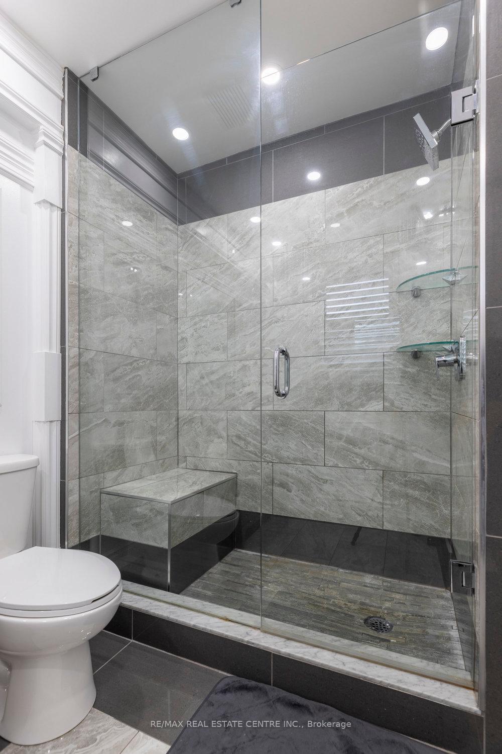 3 Bedrooms Condo at 2774 King,  Hamilton For sale