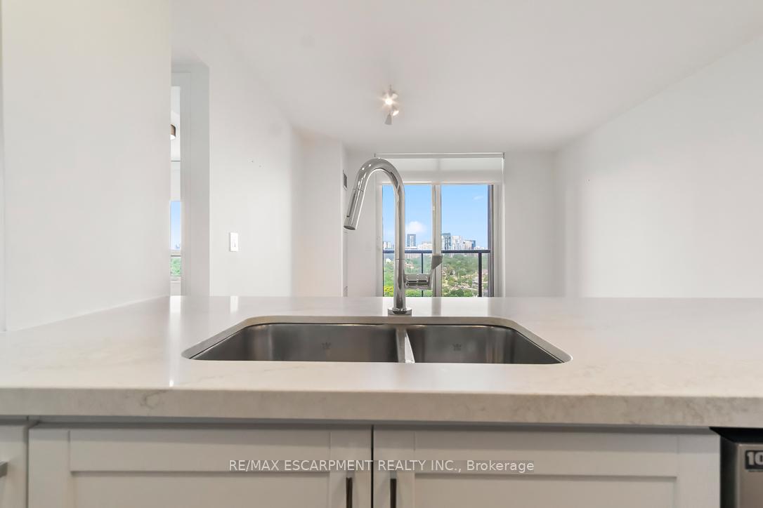 1 Bedroom Condo at 18 Kenaston, Toronto For sale