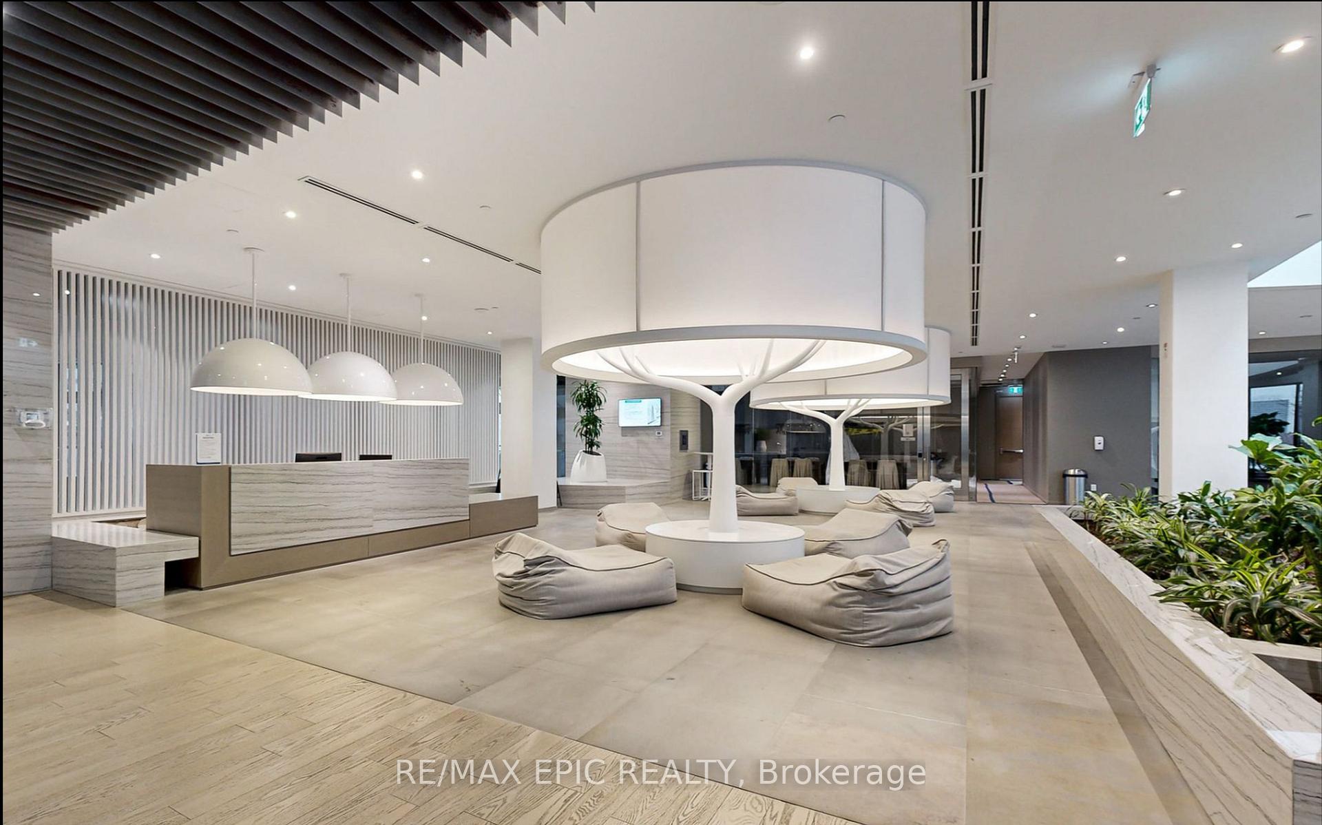 3 Bedrooms Condo at 88 Harbour,  Toronto For sale