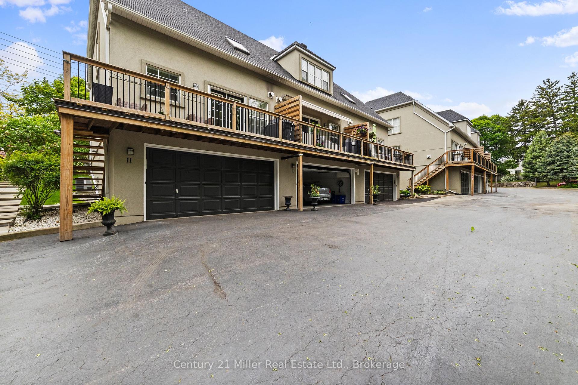 2 Bedrooms Condo at 1061 North Shore, Burlington For sale