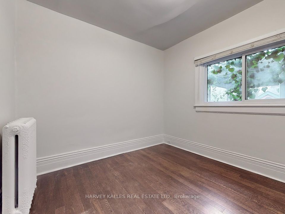 196 Glen Road S 1
