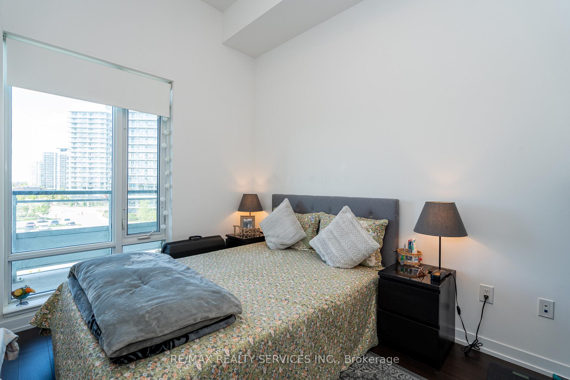 1 Bedroom Condo at 2560 Eglinton, Mississauga For sale