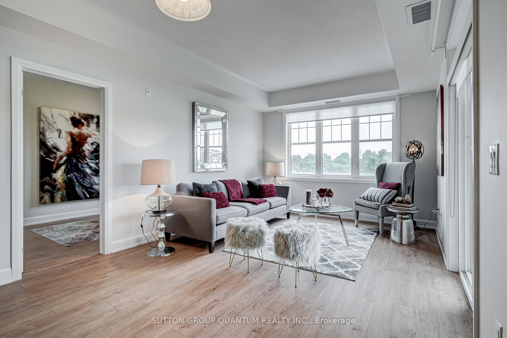2 Bedrooms Condo at 275 Roxton, Oakville For sale