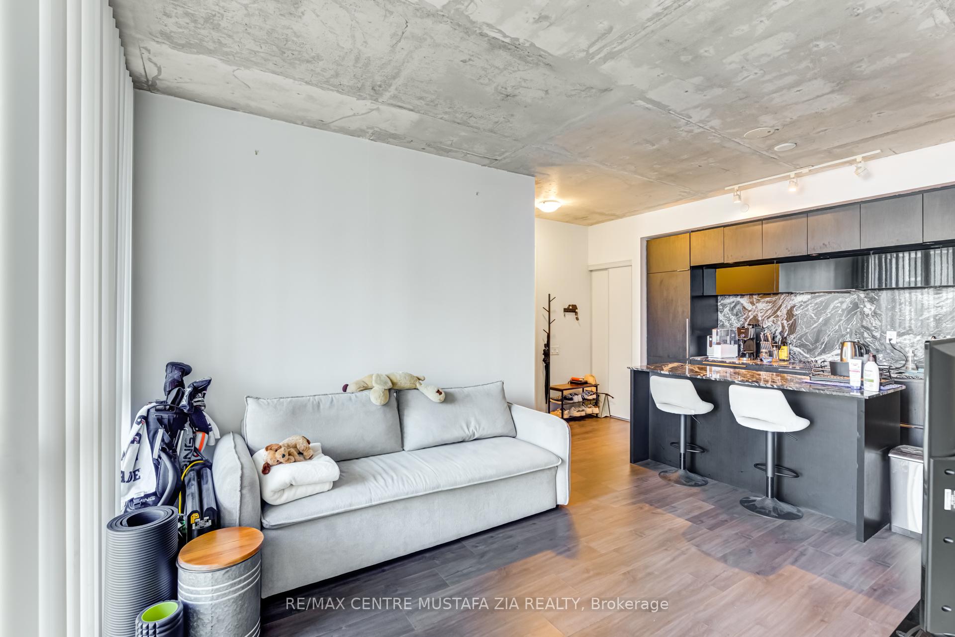 2 Bedrooms Condo at 88 Blue Jays, Toronto For sale