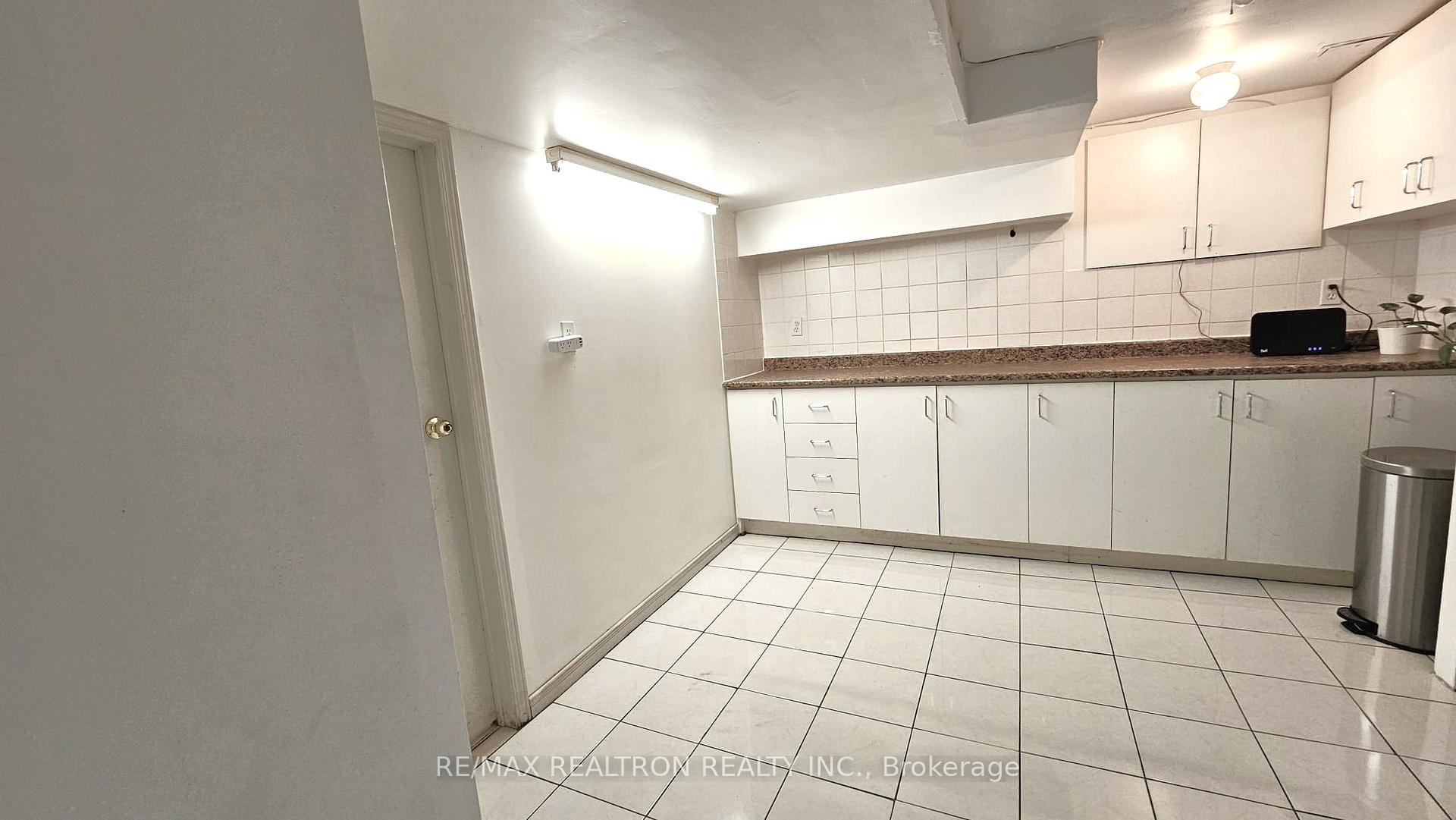 7 Bedrooms Condo at 15 Brimwood, Toronto For sale