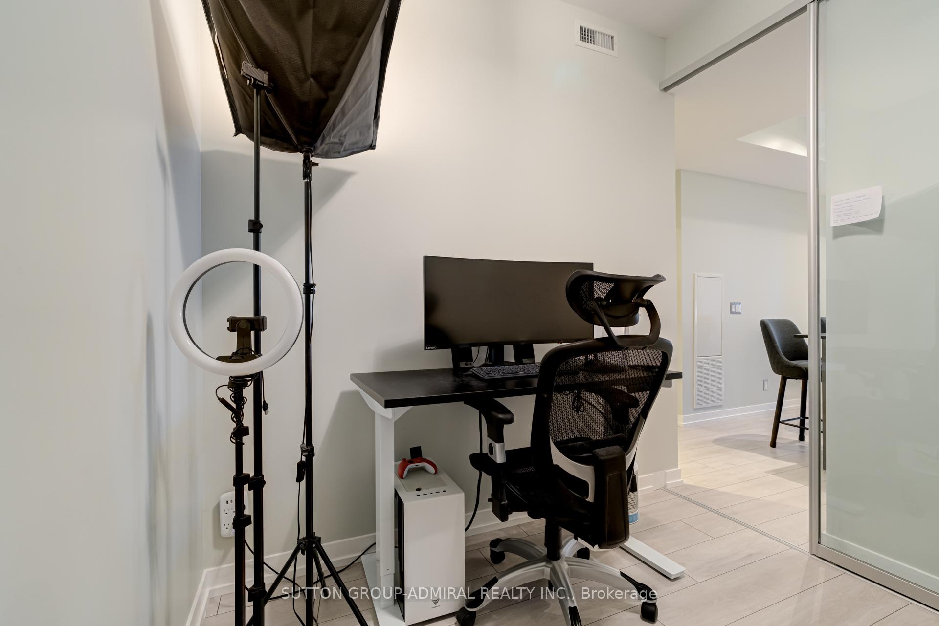 2 Bedrooms Condo at 55 Mercer,  Toronto For sale
