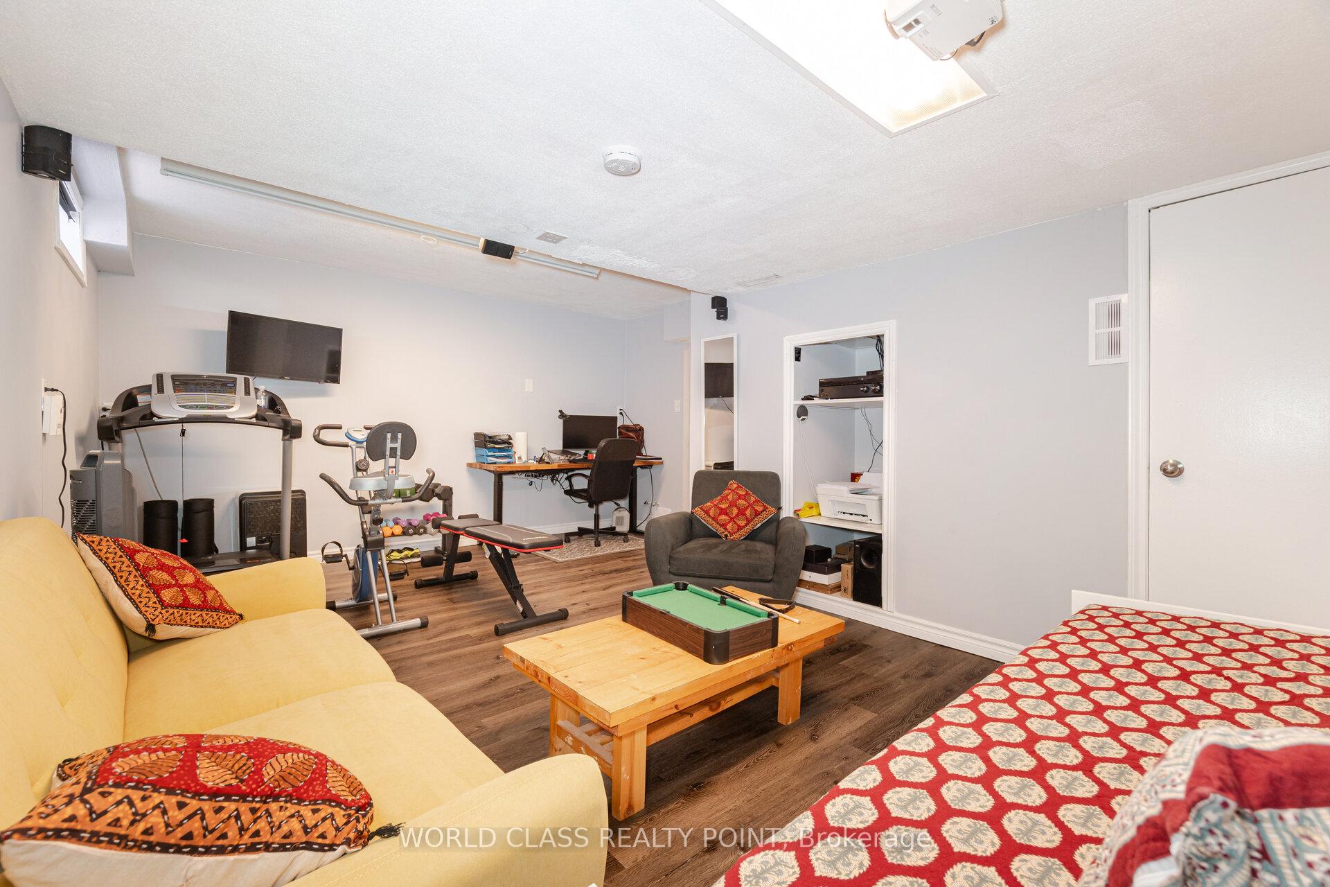 4 Bedrooms Condo at 525 Meadows, Mississauga For sale