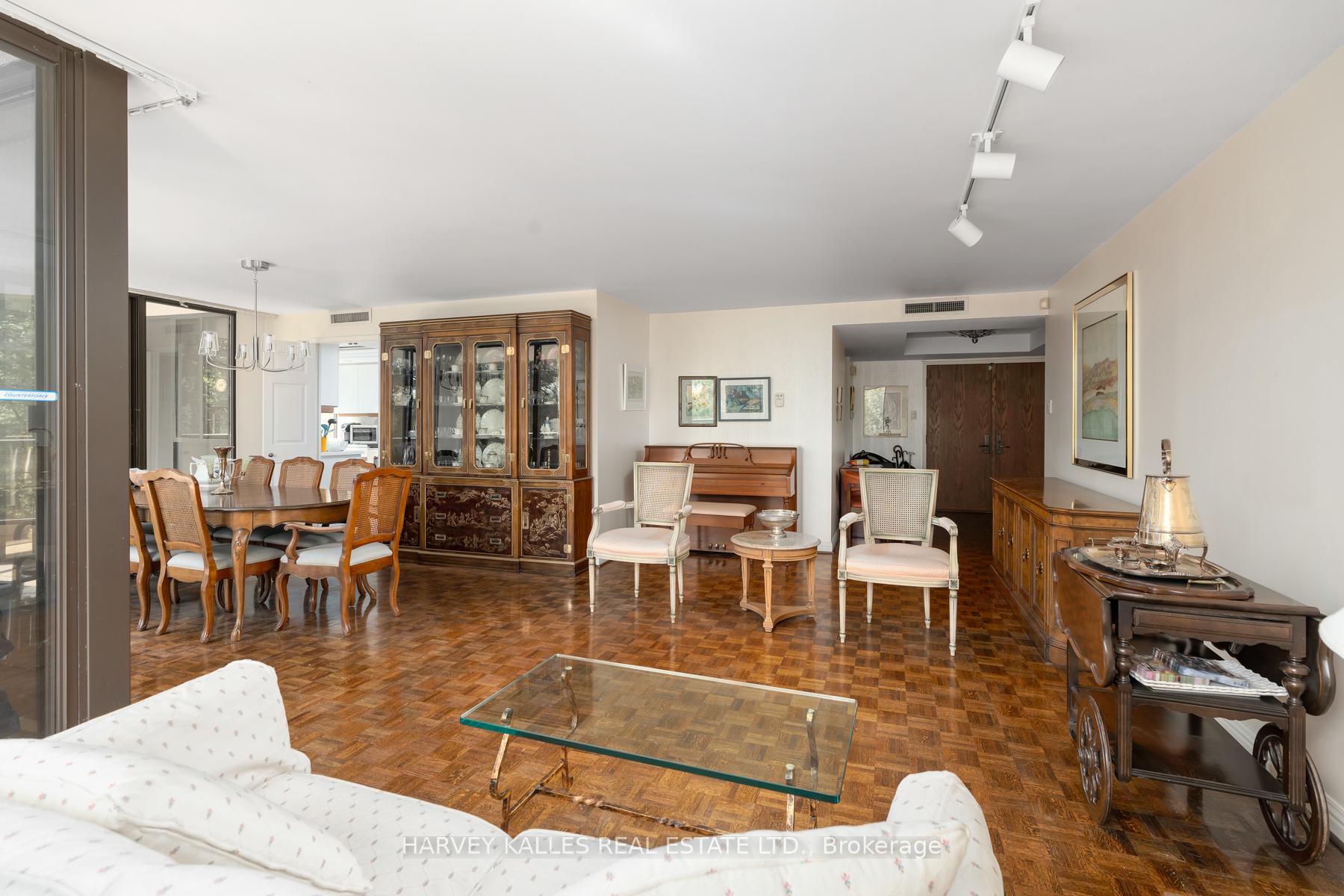 2 Bedrooms Condo at 3900 Yonge, Toronto For sale