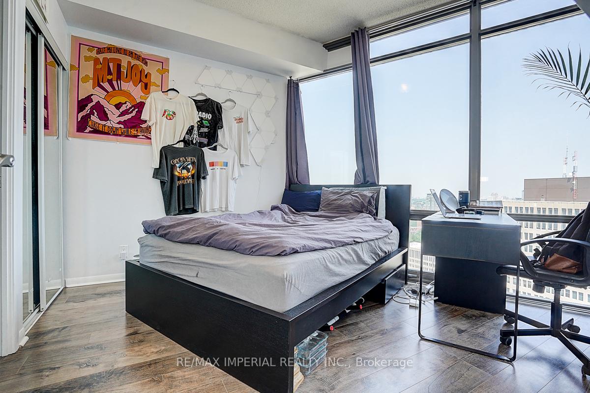 4 Bedrooms Condo at 832 Bay, Toronto For sale