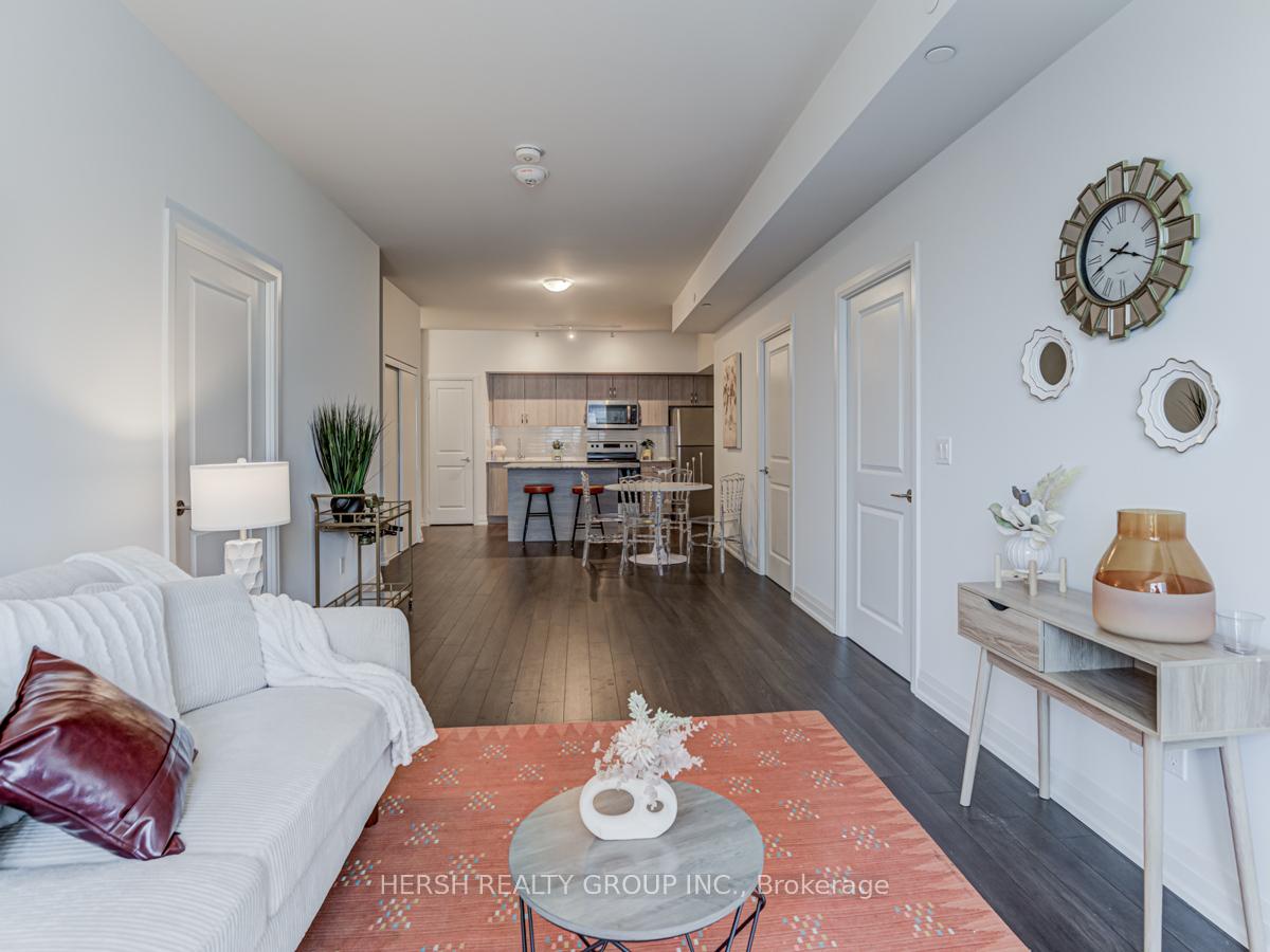 4 Bedrooms Condo at 10 Meadowglen,  Toronto For sale
