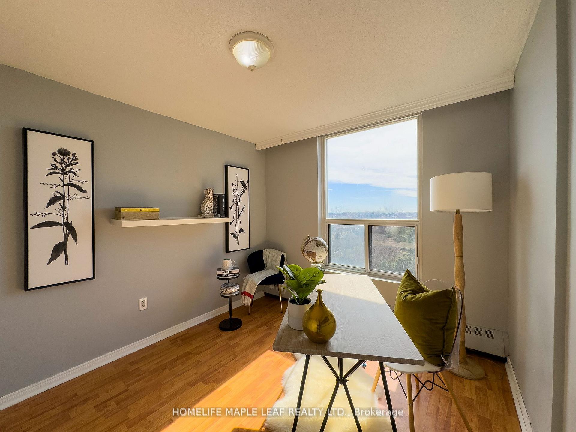 3 Bedrooms Condo at 3120 Kirwin, Mississauga For sale