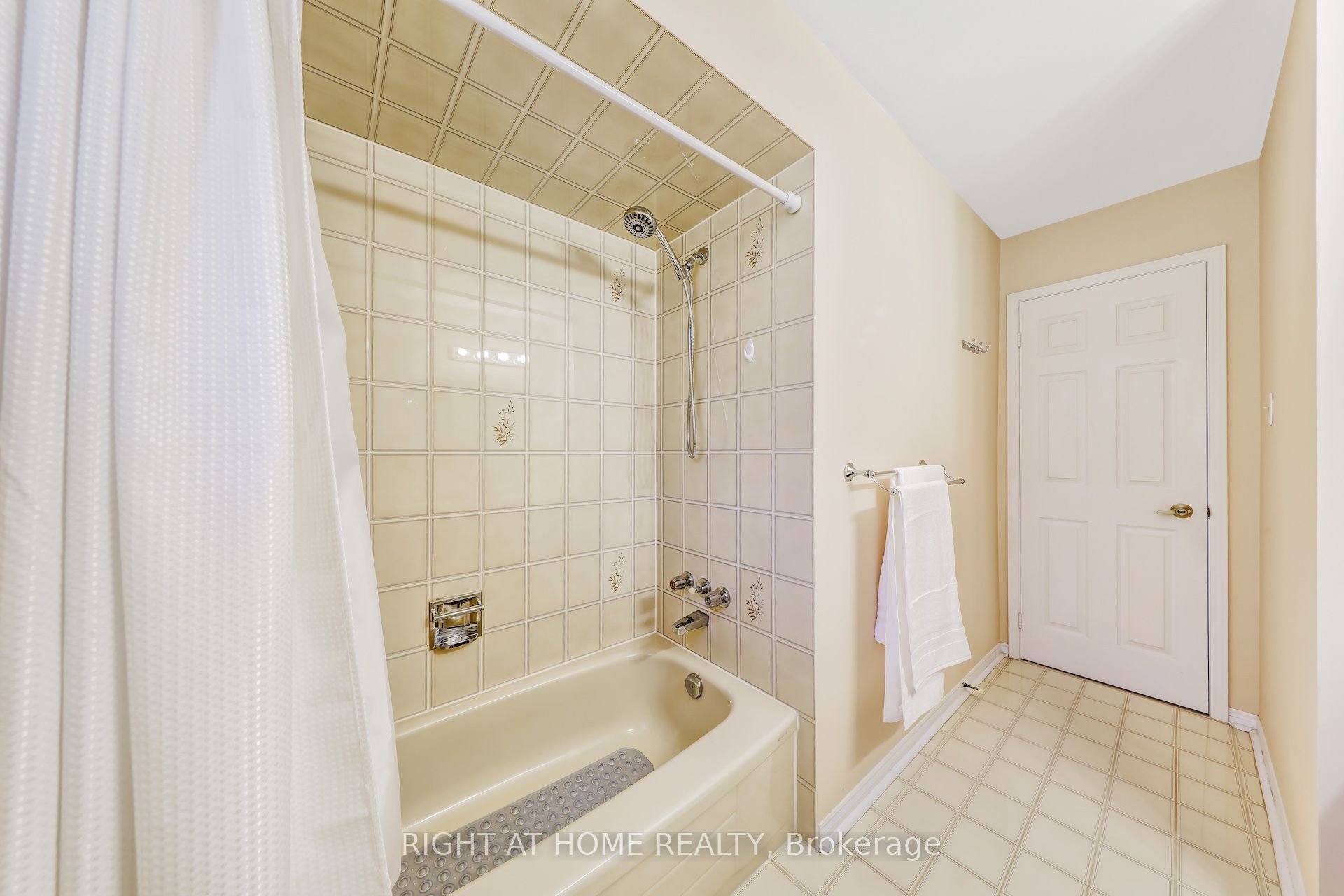 4341 Idlewilde Crescent, Mississauga, ON L5M 4E2