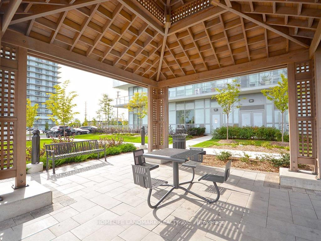 3 Bedrooms Condo at 4677 Glen Erin, Mississauga For sale