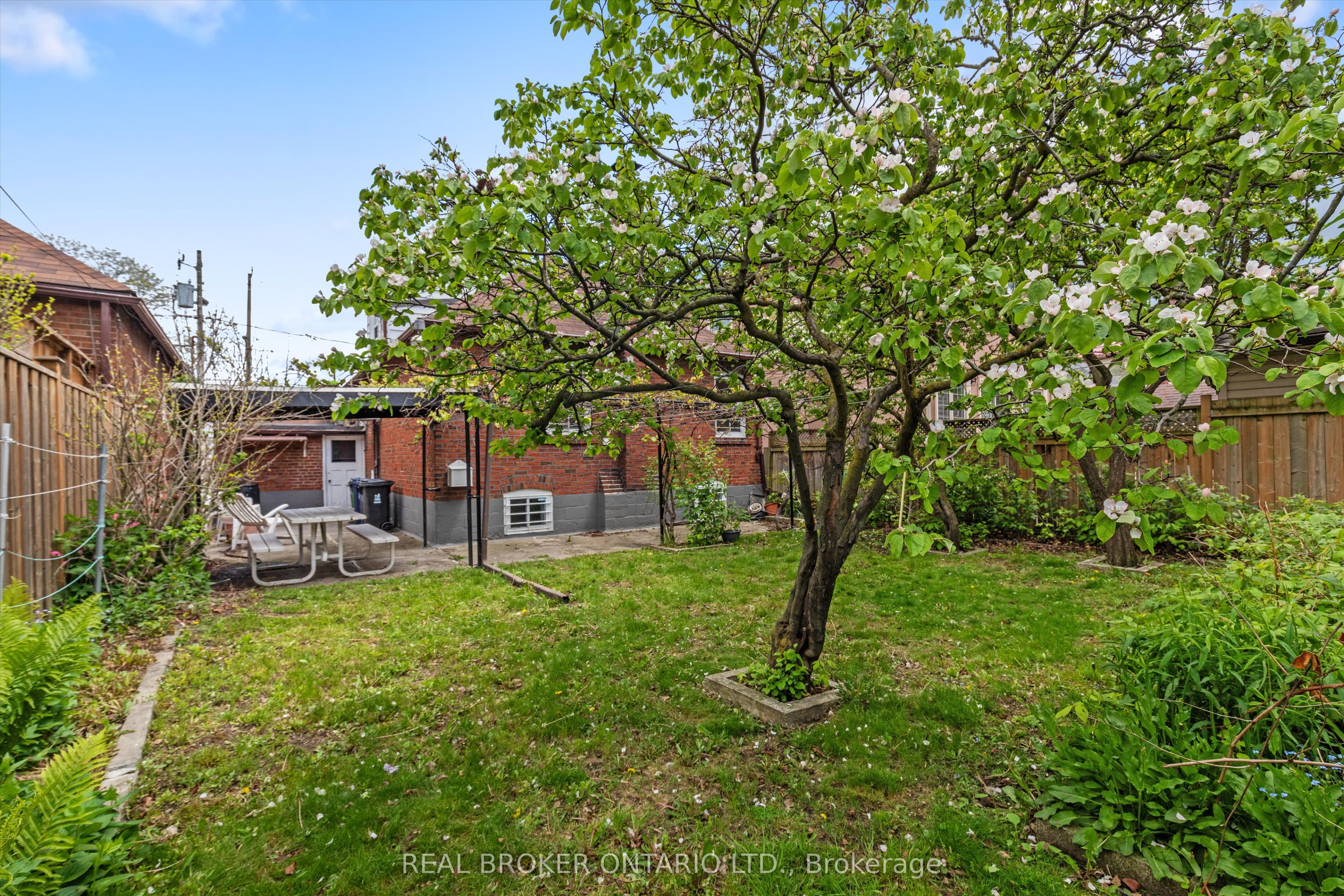 882 Coxwell Avenue