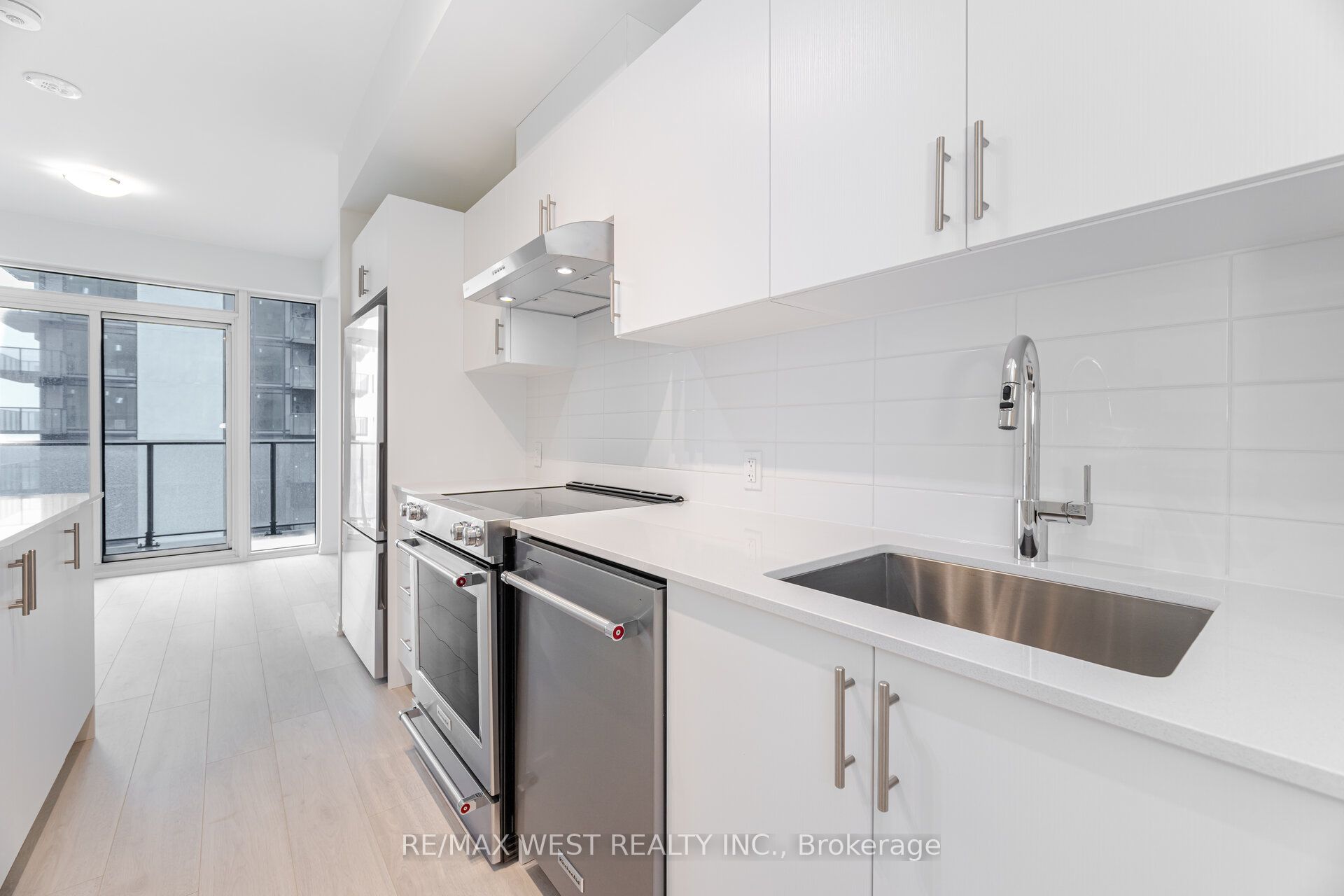 8960 Jane Street, #2201